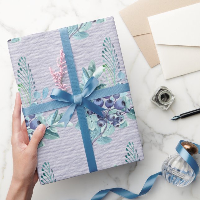 Papier Cadeau Baies violettes et plumes bleues sur fond violet f (Cadeaux)