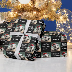 Papier Cadeau Balle de football avec un chapeau de Père Noël Noë