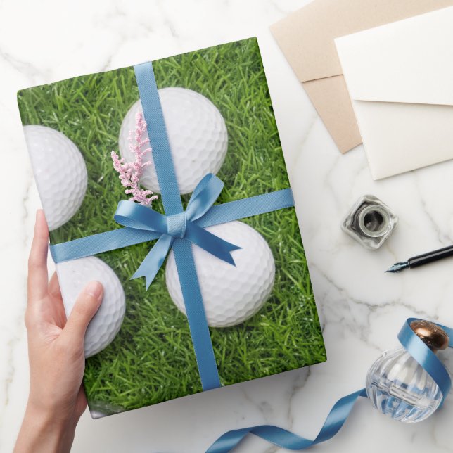 Papier Cadeau Balle de golf sur gazon vert  (Cadeaux)