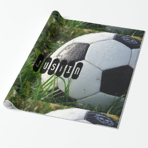 Papier Cadeau Ballon de football noir et blanc dans l'herbe