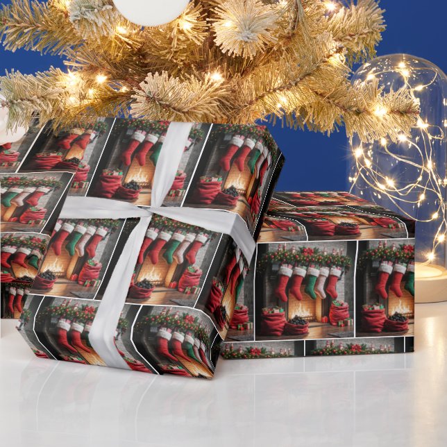 Papier Cadeau Bas de Noël accrochés à une cheminée (Vacances)