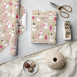 PAPIER CADEAU BEAU HIVER WOODLAND CHRISTMAS<br><div class="desc">Célébrez les vacances avec ce papier d'emballage élégant et amusant. Ce design présente deux types différents de bonhomme de neige avec des arbres de Noël rouges contre un arrière - plan neutre.</div>