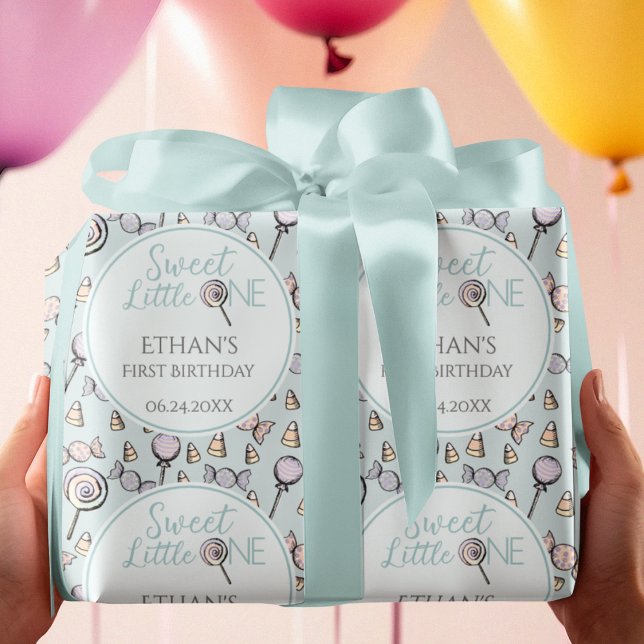 Papier Cadeau Bébé Bleu Premier Anniversaire Bonbons Thème (Cute Pastel Blue Candy & Lollipop Hand-Drawn Pattern Gift Wrap for Baby Boy First 1st Birthday.)