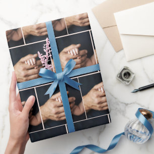 Papier Cadeau Bébé nouveau-né main dans la main d'un homme