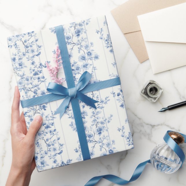 Papier Cadeau Belle Fête Prénuptiale Fleurie Bleue et Blanche  (Cadeaux)
