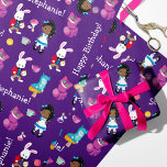 Papier Cadeau Black Alice merveilleland Papier à enveloppement p<br><div class="desc">Alice's Adventures in Wonderland papier d'emballage d'anniversaire personnalisé avec lapin blanc,  cheshire cat et alice multiculturelle. Veuillez consulter plus de mes cadeaux personnalisés et de mon emballage cadeau.</div>
