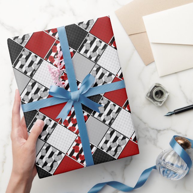 Papier Cadeau Blanc noir avec patchwork rétro rouge (Cadeaux)