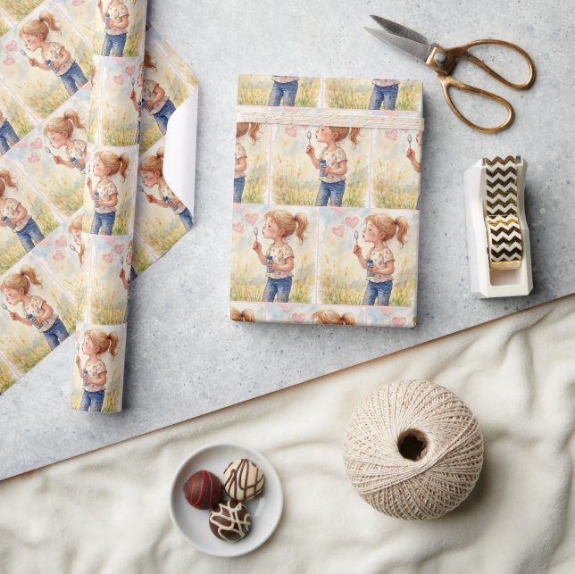 Papier Cadeau Boules Coeur Fille En Aquarelle (Artisanat)