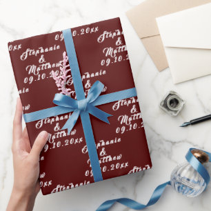 Papier Cadeau Bourgogne Élégant Noms des Mariés Mariage