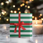 Papier Cadeau Bouteille Vert et Blanc Large Horizontal<br><div class="desc">Bouteille Papier d'enveloppement horizontal blanc et vert</div>