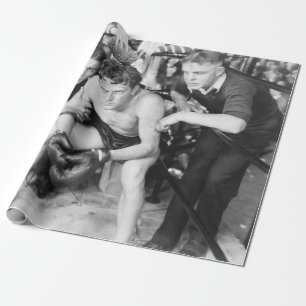 Papier Cadeau Boxer dans un coin avec entraîneurs, boxe, vintage