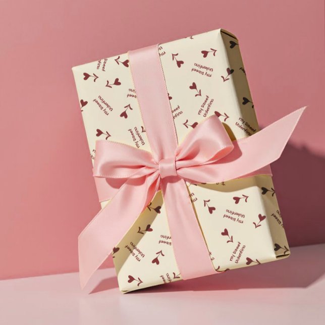 Papier Cadeau Burgundy Script Hearts on Cream– Valentine Pattern (Créateur téléchargé)