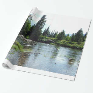 Papier Cadeau calme de la nature - rivière claire, arbres...