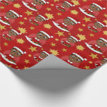 Papier Cadeau Carton Cute African American Christmas boy<br><div class="desc">Papier d'emballage de Noël avec l'illustration d'un mignon garçon afro-américain souriant aux cheveux noirs courts, le garçon porte un costume de Père Noël avec un casquette rouge et tient un cadeau ; avec un arrière - plan rouge sans sourire aux étoiles, un design de vacances de Noël avec un modèle...</div>