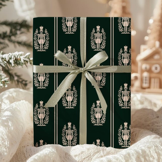 Papier Cadeau Casse-noix élégant vert foncé  (Créateur téléchargé)
