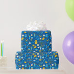 Papier Cadeau Chanukah Célébrer Gelt Etoiles juives Snowflakes<br><div class="desc">Ajoutez un peu de couleur de vacances et pétillez avec ce design amusant de papier d'emballage Chanukah. Convient aux enfants ou aux adultes, aux entreprises ou aux besoins d'enveloppement de cadeaux de famille. Il y a des sacs-cadeaux, du papier-mouchoir et du ruban pour un look Chanukah complet, ou vous pouvez...</div>