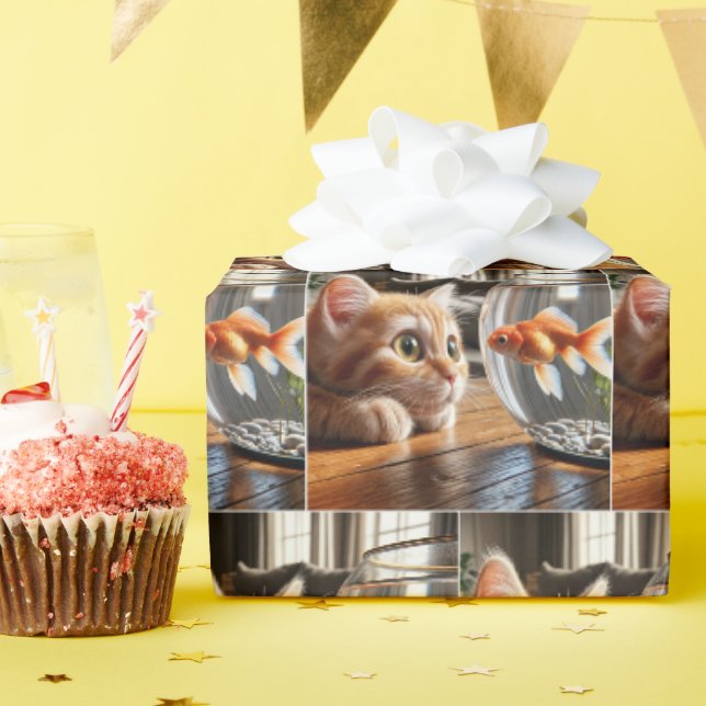Papier Cadeau Chaton orange regardant un poisson rouge (Fête d'anniversaire)