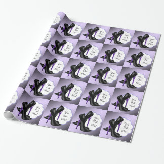 Papier cadeau chaussure à talon haut léopard viole