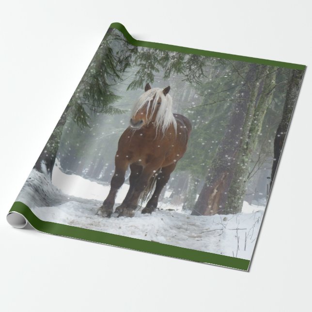 Papier Cadeau Cheval Brown dans une forêt d'hiver avec chute de  (Déroulé)