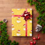 Papier Cadeau Christmas Duck Père Noël mignonne Yellow et Rouge<br><div class="desc">Le canard de Noël est ici dans son chapeau de Père Noël prêt à répandre la joie de Noël à tous ceux qu'elle rencontre ! Festif et amusant,  ce papier jaune et rouge avec des pois blancs est trop mignon pour passer !</div>
