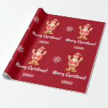 Papier Cadeau Christmas Gingerbread Brown Père Noël Personnalise<br><div class="desc">Enveloppe cadeau de Noël moderne pour les enfants,  avec un design minimaliste qui comprend une figure en pain d'épices de Père Noël,  des flocons de neige,  le salut "Joyeux Noël" dans la typographie stylisée,  et un nom personnalisé. Sur un arrière - plan rouge de Noël.</div>