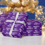 Papier Cadeau Christmas NICE NAUGHTT Texte Sur Violet<br><div class="desc">Texte blanc NICE NAUGHTY avec des flocons de neige sur un arrière - plan violet. Le texte est modifiable. La couleur Arrière - plan peut être modifiée.</div>