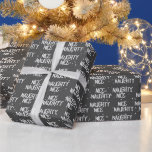 Papier Cadeau Christmas NICE NAUGHTY Texte Sur Grey<br><div class="desc">Texte blanc NICE NAUGHTY avec des flocons de neige sur un arrière - plan gris. Le texte est modifiable. La couleur Arrière - plan peut être modifiée.</div>