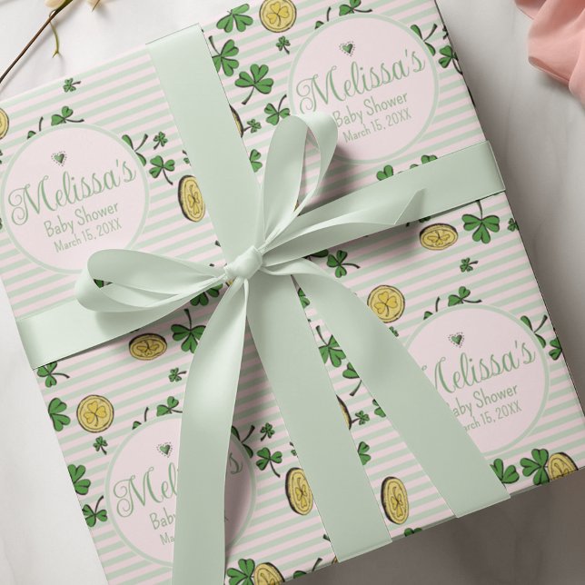 Papier Cadeau Clovers rose et vert et pièces d'or Douche irlanda (Cute and Feminine Hand-drawn Irish Illustrations against a Pastel Pink and Green Pinstripe Pattern. )