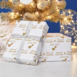 Papier Cadeau Coeurs d'or Mariage personnalisés<br><div class="desc">Le design comporte deux coeurs d'or et la personnalisation des prénoms et des noms de famille de la mariée et du marié,  ainsi que la date du mariage. Pour des questions ou des demandes spéciales,  contactez l'artiste à l'adresse wafadahdalcreates@gmail.com. © Wafa Y. Dahdal - Tous droits réservés. Art WD</div>