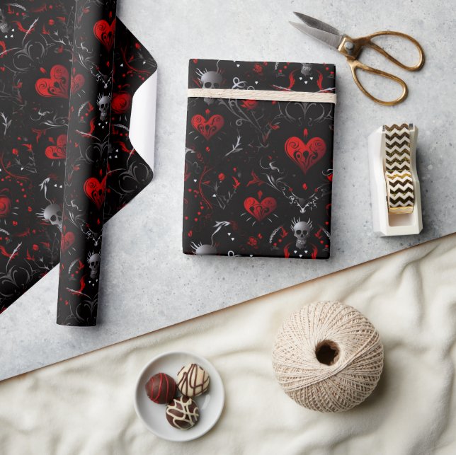 Papier Cadeau Cœurs rouges gothiques et crânes gris (Artisanat)