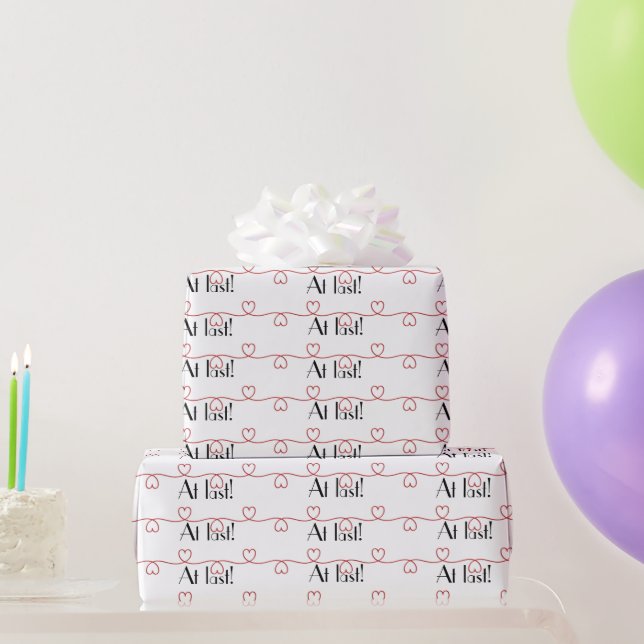 Papier Cadeau Coeurs rouges mariages sur blanc (Cadeaux de fête)