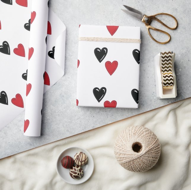 Papier Cadeau Coeurs Valentin rouge et noir sur blanc (Artisanat)