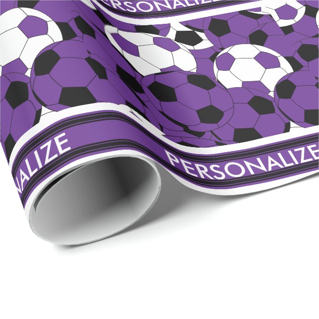 Papier Cadeau Collage de balle de football violet profond (Coin rond)
