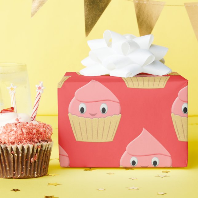 Papier Cadeau Cupcake Aux Fraises De Cartoon Cute Sur Rouge (Fête d'anniversaire)