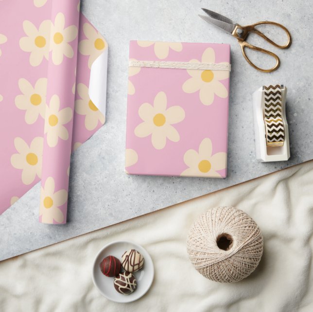 Papier Cadeau Daisy sur papier d'emballage rose (Artisanat)