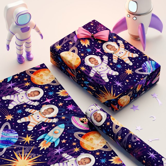 Papier Cadeau Deux astronautes dans l'espace (Twin Astronauts in Outer Space Photo Wrapping Paper)
