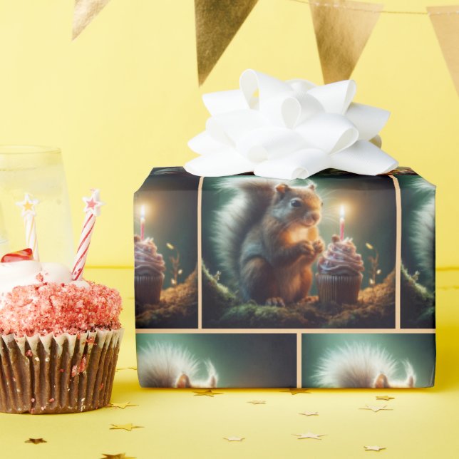 Papier Cadeau Écureuil D'Anniversaire Avec Cupcake (Fête d'anniversaire)