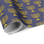 Papier Cadeau Élégant bleu foncé | Hanoukka | MENORAH<br><div class="desc">Elégant papier d'enveloppement MENORAH bleu nuit foncé,  montrant avec la menorah en faux or dans un motif carrelé. Il s'agit d'un design minimaliste,  simple et élégant,  particulièrement adapté aux envies de cadeaux ou d'artisanat Hanoukka.</div>
