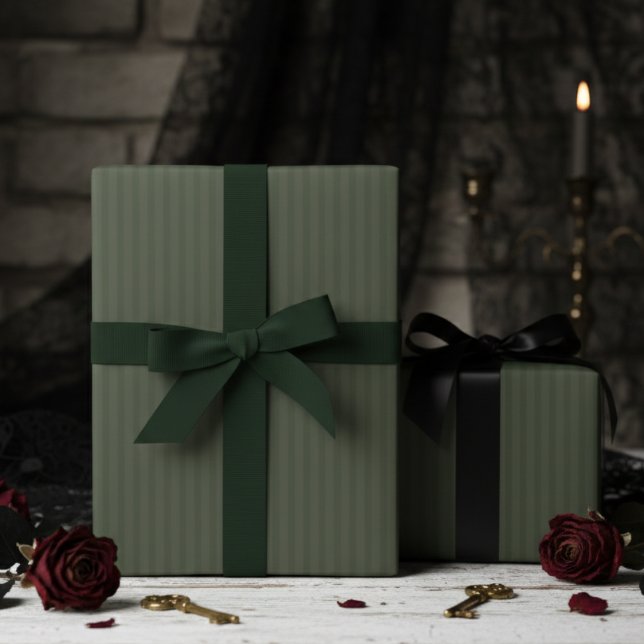 Papier Cadeau Elegant Forest Green Pinstripes (Simple Elegant Forest Green Wrapping Paper for Gothic Wedding or Birthday for Him. Green Pinstripes)