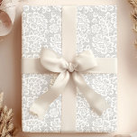 Papier Cadeau Élégant Mariage de dentelle Vintage blanc<br><div class="desc">Élégant papier d'enveloppement Mariage en dentelle Vintage blanche. Belle dentelle blanche délicate motif contre un arrière - plan gris doux. Papier cadeau mariage chic parfait.</div>
