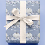 Papier Cadeau Élégant Motif Citrouille | Dusty Blue<br><div class="desc">Un doux petit motif citrouille aux fleurs bleues,  violettes et blanches en dessous. Une chaîne s'illumine au-dessus du citrouille sur un arrière - plan bleu poussiéreux.</div>