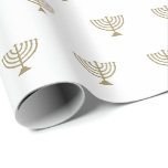 Papier Cadeau Elégant or blanc menorah juive motif moderne<br><div class="desc">Elégant blanc et or juif menorah motif minimaliste cadeau moderne papier enveloppant. Faux motif de menorah or sur arrière - plan blanc. Ce papier d'emballage est idéal pour Hanoukka,  Chanukah,  bar mitzvah,  bat mitzvah,  Shabbat et les fêtes juives.</div>