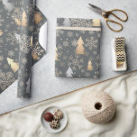 Papier Cadeau Élégant Snowflakes Gold & Silver Christmas Tree<br><div class="desc">Motif de Noël moderne en faux argent et or.</div>