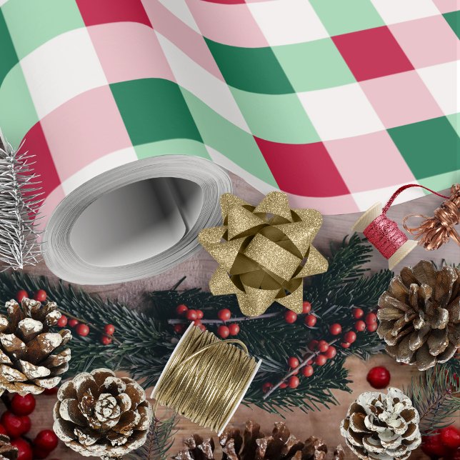Papier Cadeau En vichy de Noël - Rouge, Vert et Blanc (Christmas Gingham - Red, Green and White Wrapping Paper by Leapfroglisics Shop)