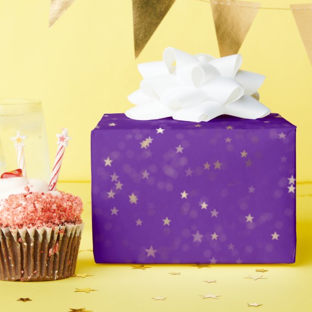 Papier Cadeau Étoiles D'Or Sur Violet (Fête d'anniversaire)