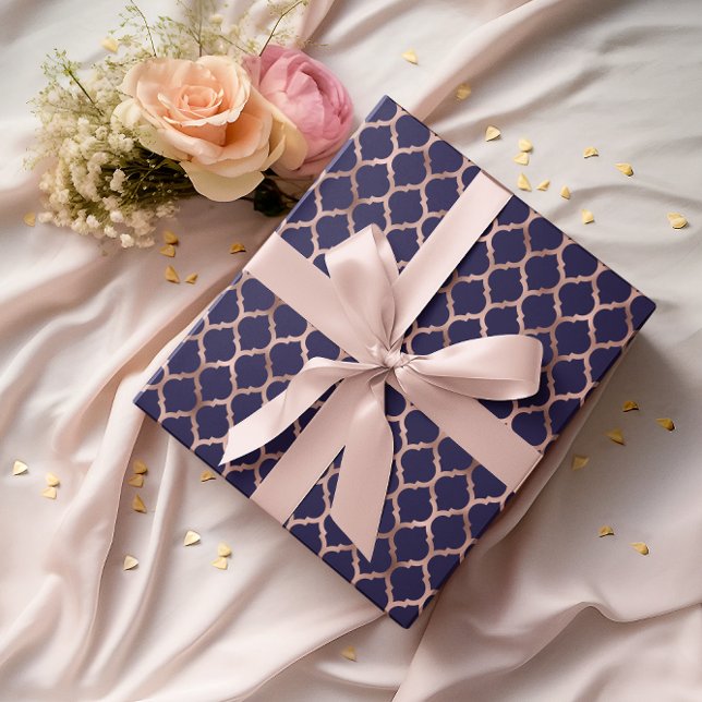 Papier Cadeau Faux Rose Gold Foil et Navy Blue Quatrefoil (Faux Rose Gold Foil and Navy Blue Quatrefoil Wrapping Paper)