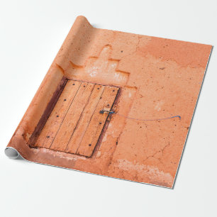 Papier Cadeau Fenêtre en bois fermée dans la maison marocaine tr