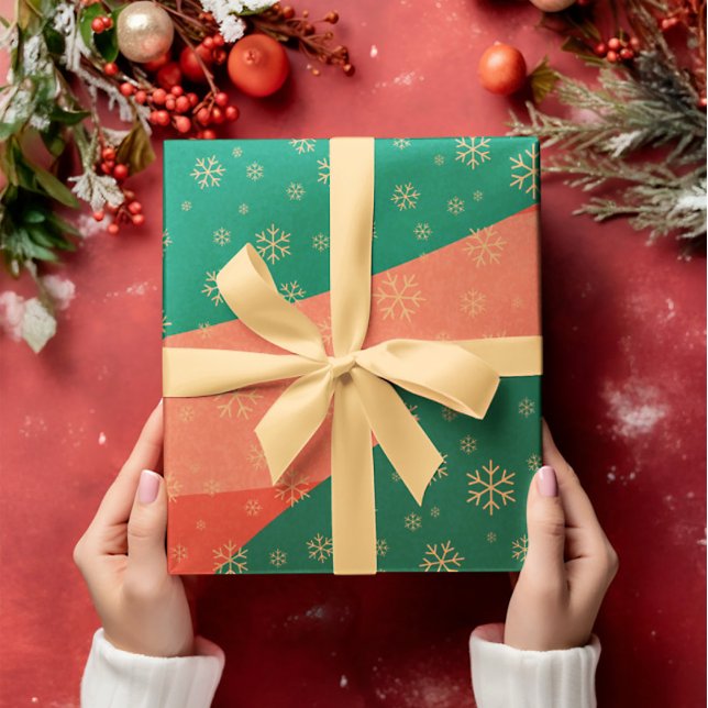 Papier Cadeau Festive Snowflakes sur papier d'emballage rouge et (Créateur téléchargé)