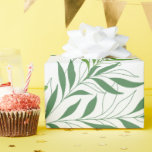 Papier Cadeau Feuillage De Verdure Motif Élégant Vert Et Blanc<br><div class="desc">Simple et élégant feuillage blanc et vert motif pour mariages, anniversaires, anniversaires, baptêmes et naissances! Cette combinaison de couleurs intemporelle exhale le raffinement et la classe, le rendant parfait pour toutes les occasions. La verdure fraîche associée à des tons blancs immaculés crée un sentiment de pureté et de tranquillité, donnant...</div>