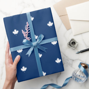 Papier Cadeau Feuille d'érable blanche du Canada sur Motif bleu